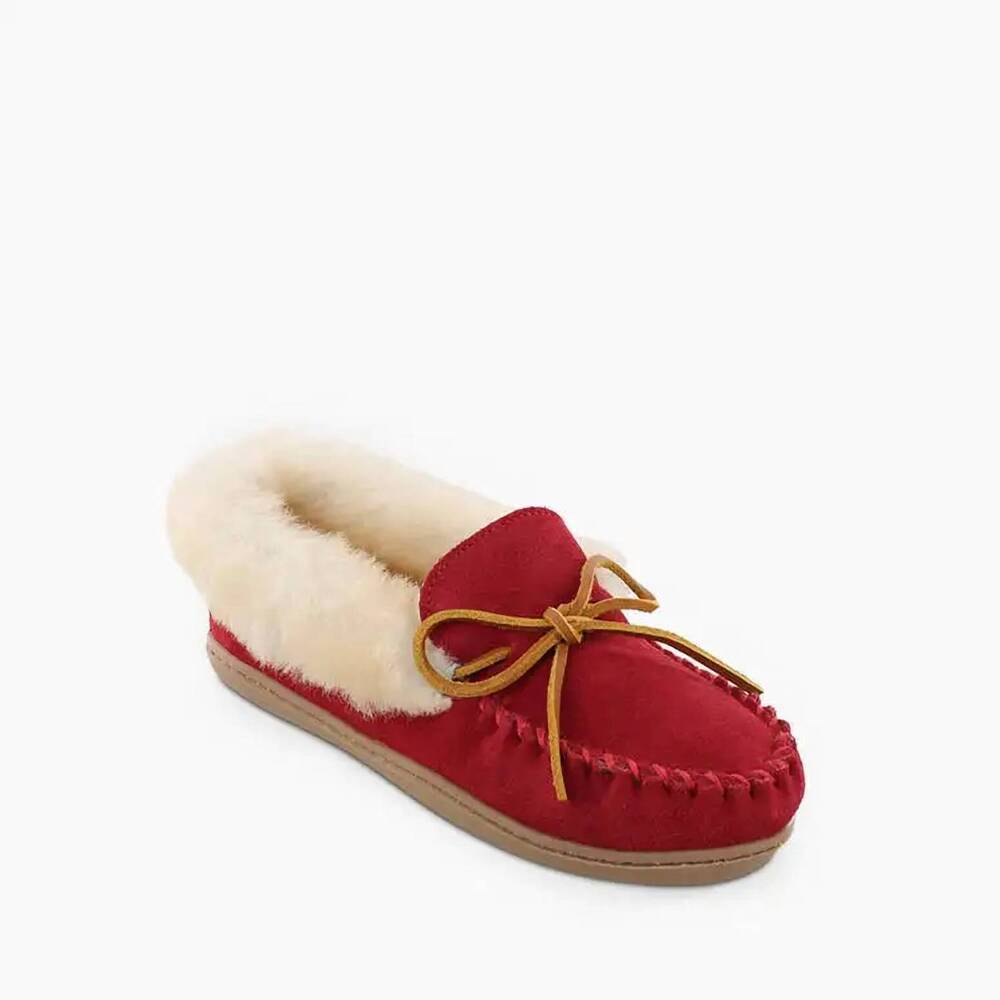 NEW MINNETONKA women's alpine sheepskin moccasins in red